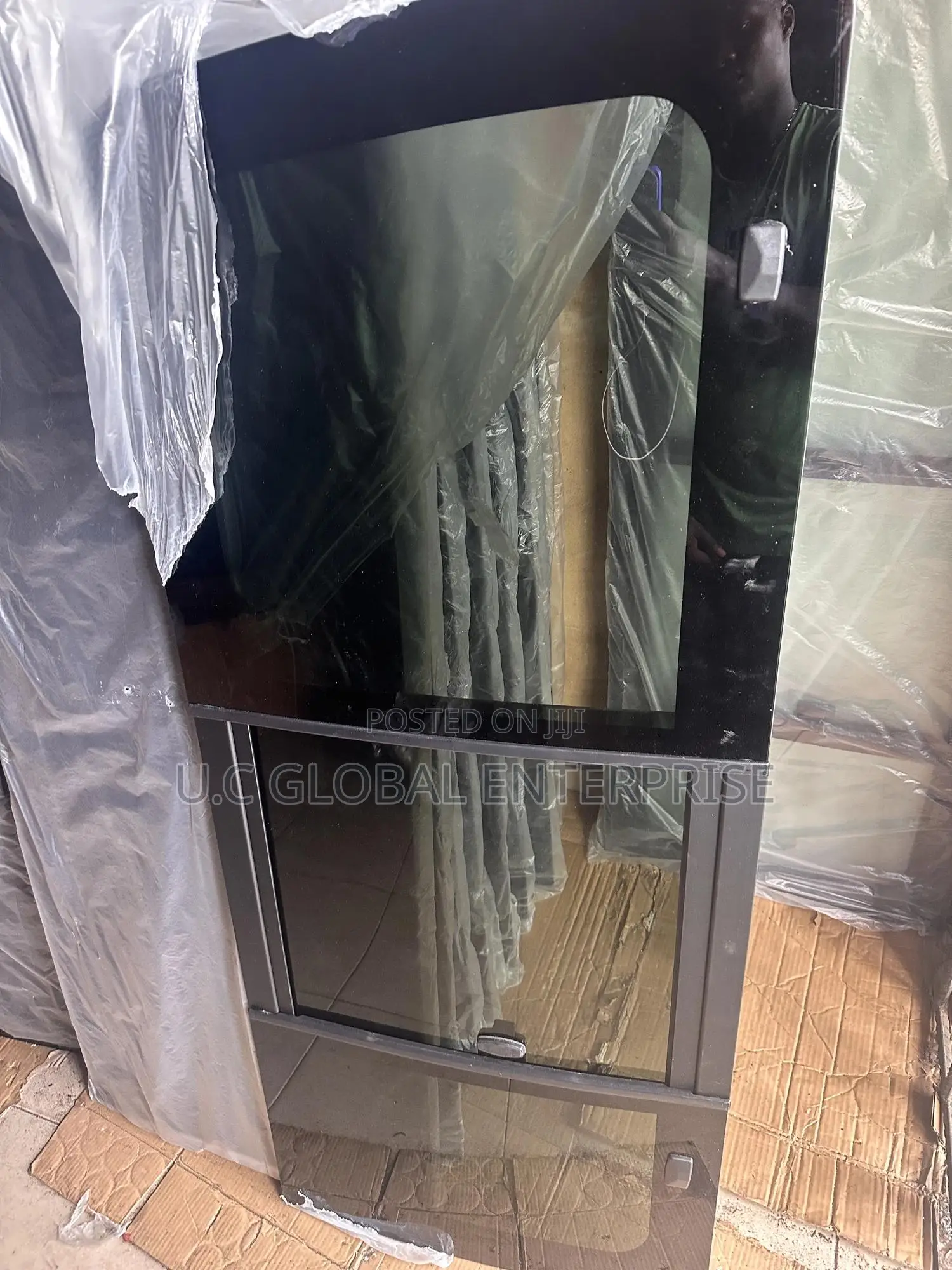 Sliding Door Glass for Toyota Hiace Bus Hummer 1 Available