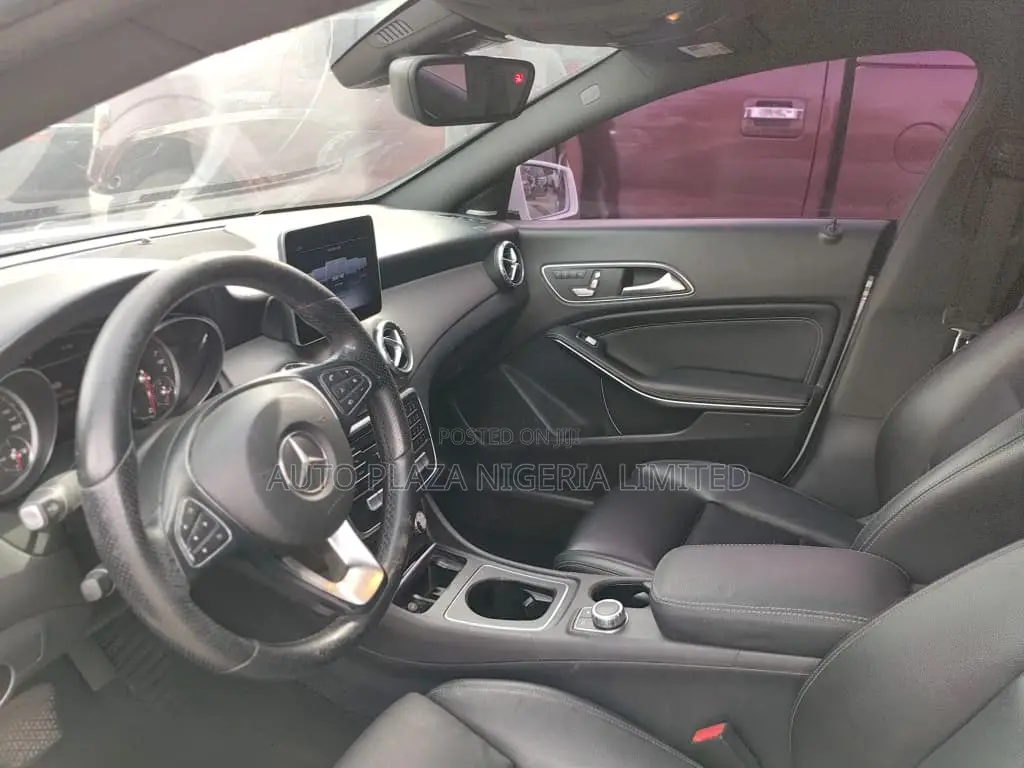 Mercedes-Benz CLA-Class CLA 250 4MATIC Sedan 2019 White