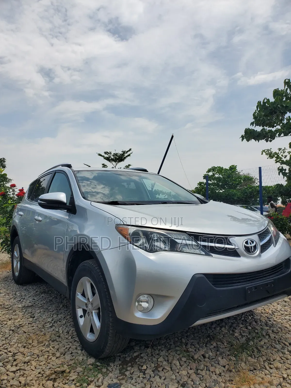 Toyota RAV4 XLE 4dr SUV (2.5L 4cyl 6A) 2014 Silver