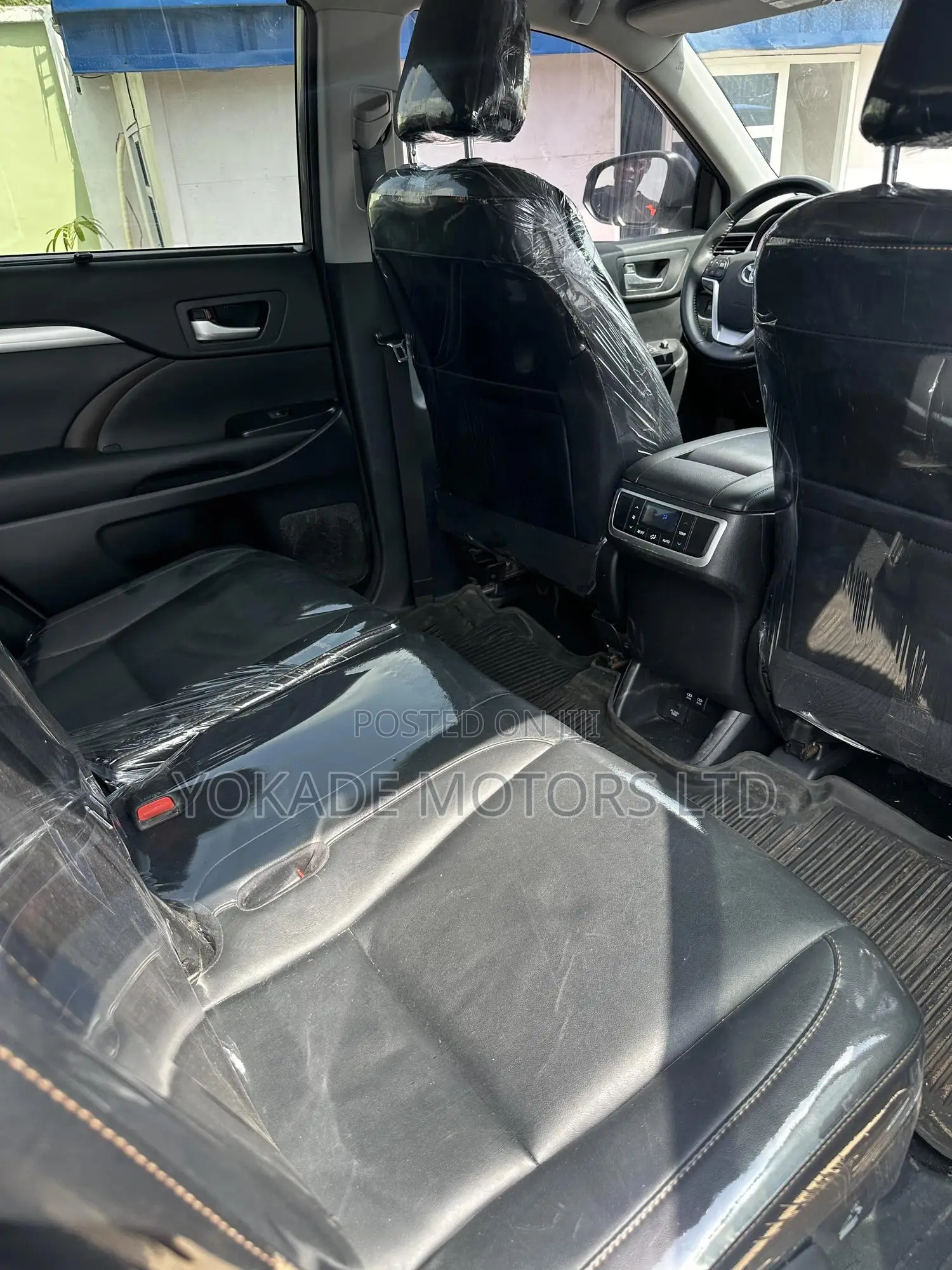 Toyota Highlander XLE 4x4 V6 (3.5L 6cyl 8A) 2017 Gray