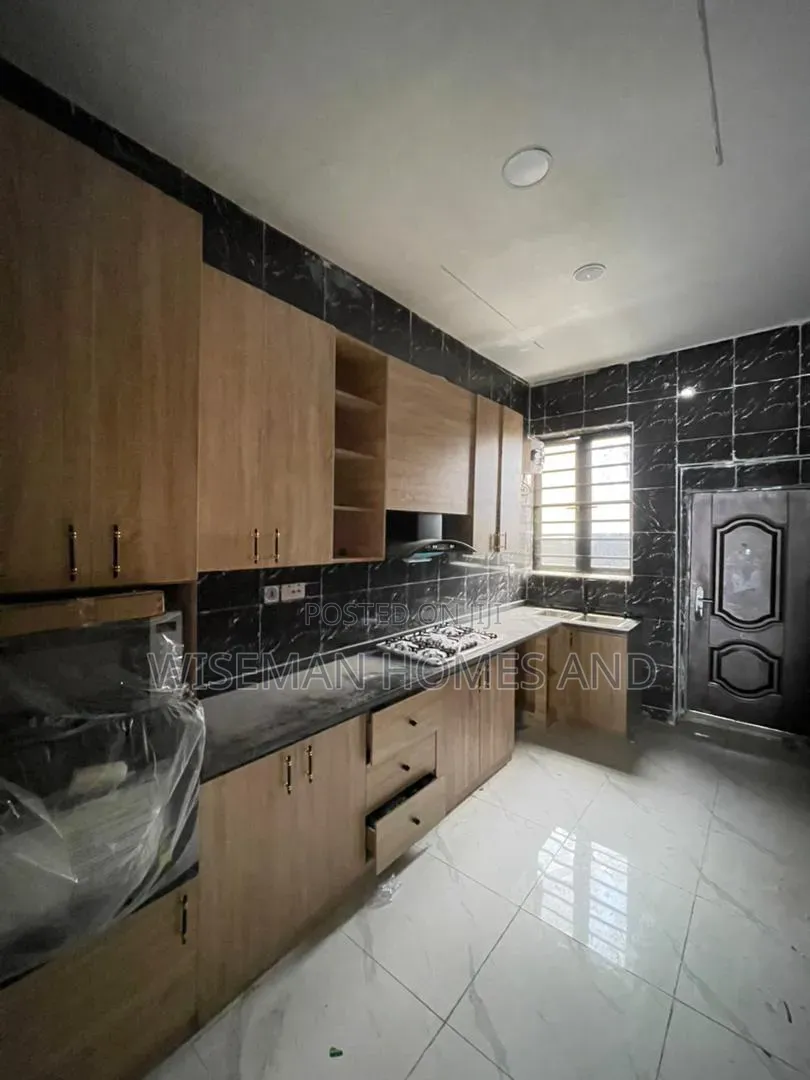 4bdrm Duplex in Ikota Lekki Eti-Osa for rent