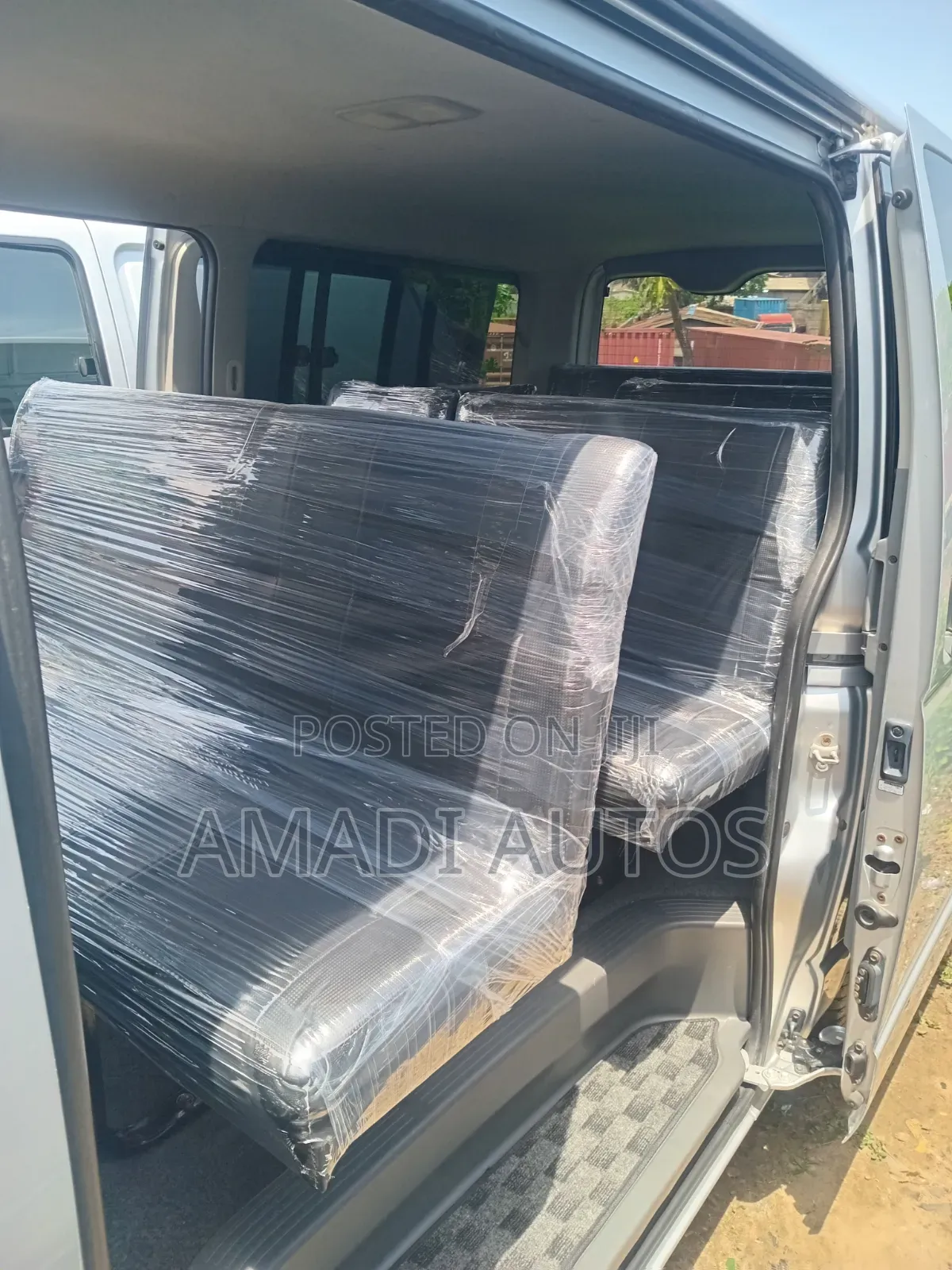 Toyota HiAce 2012 Silver