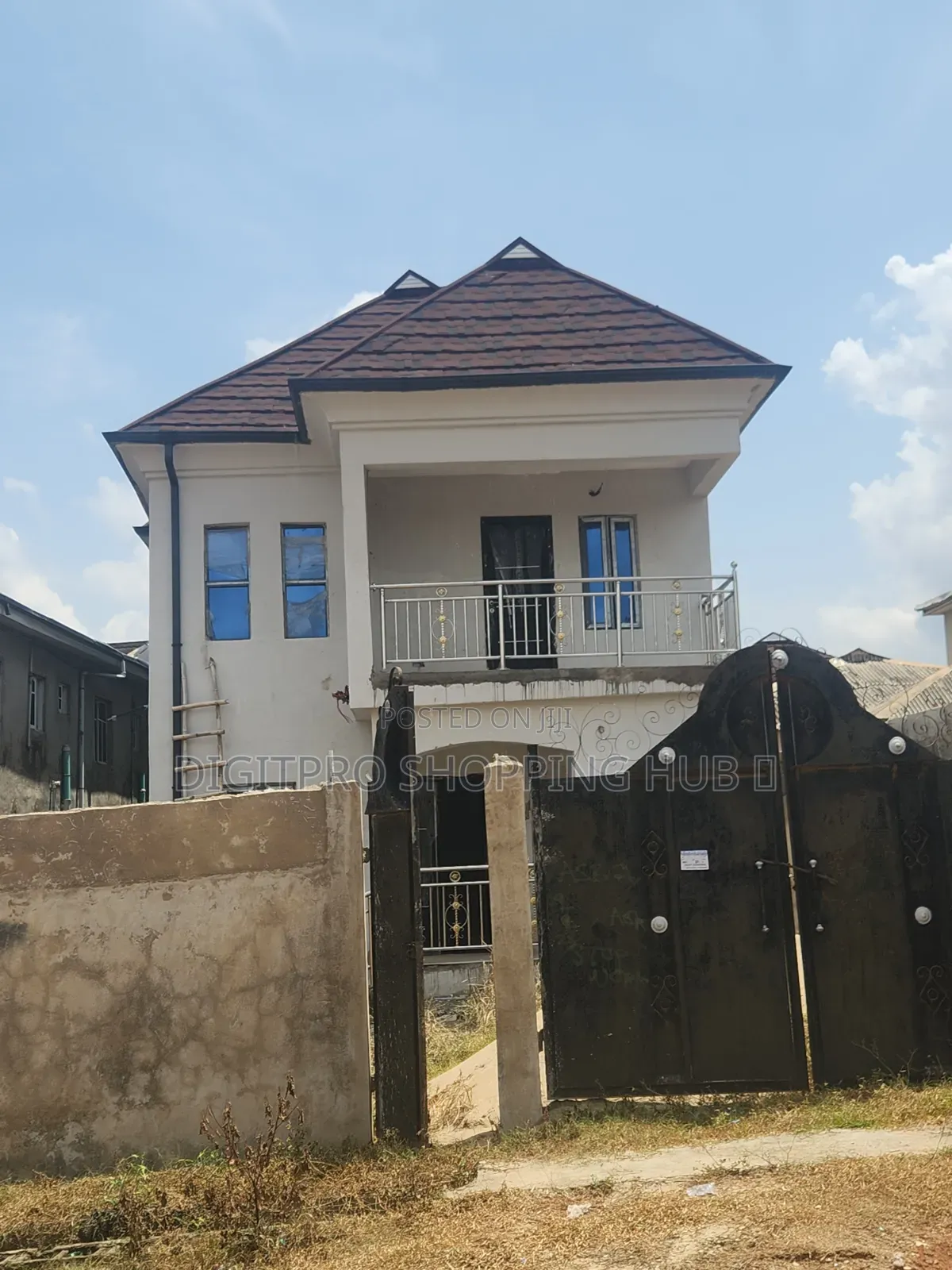 5bdrm House in Gbenaje Phase 3, Alimosho for sale
