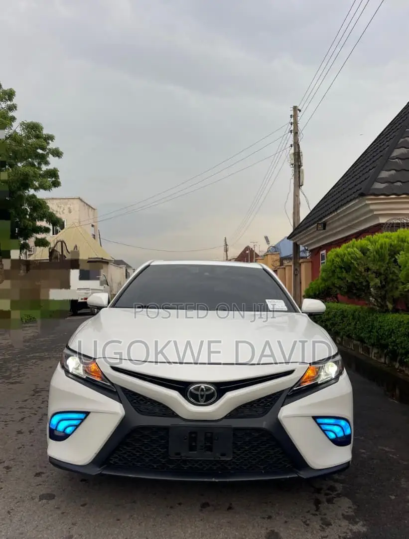 Toyota Camry 2021 White
