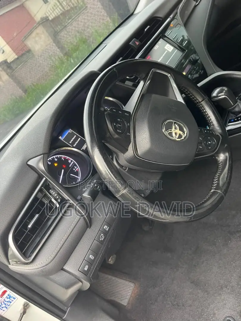 Toyota Camry 2021 White