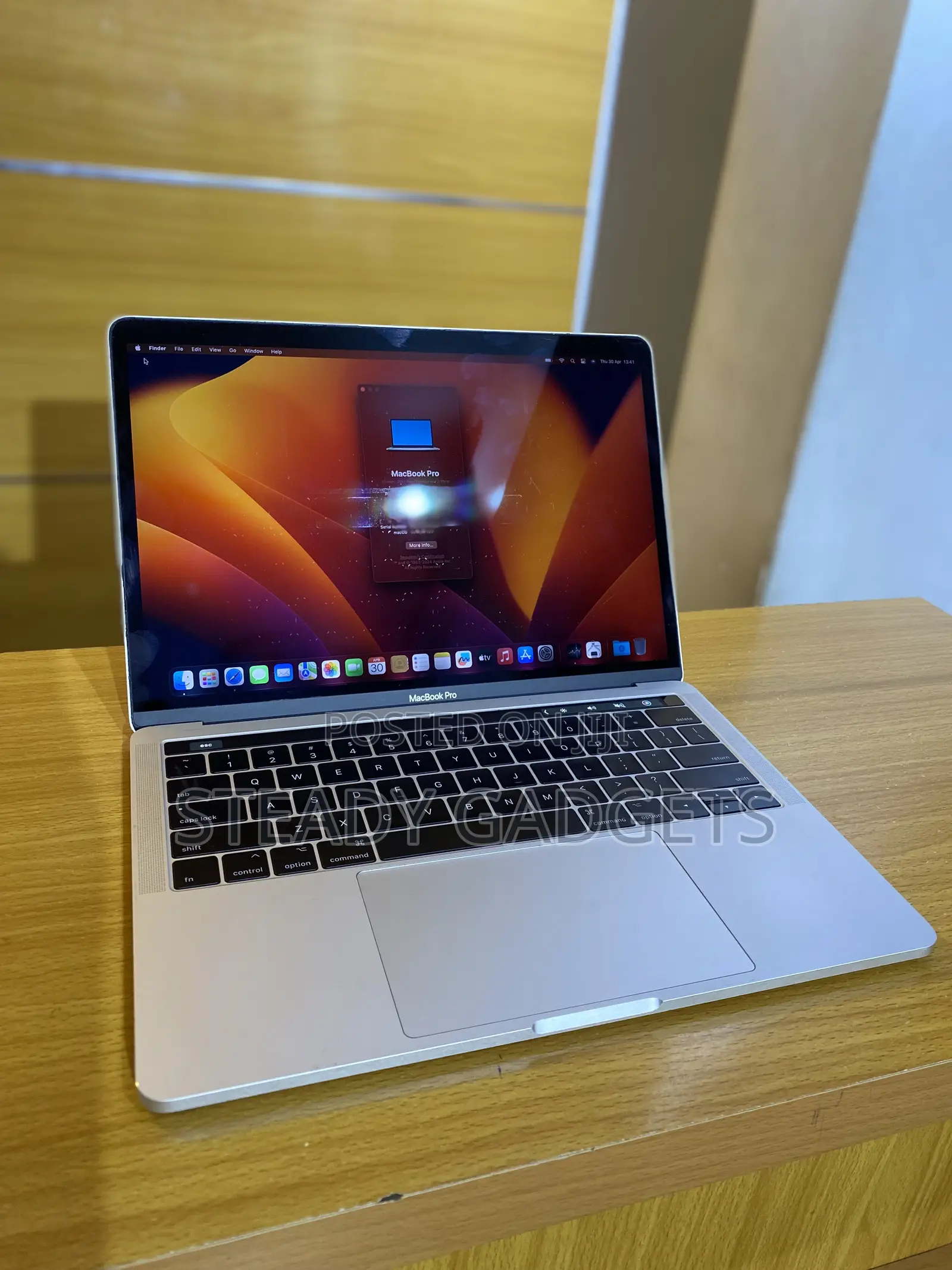 Laptop Apple MacBook Pro 2017 16GB Intel Core i7 SSD 512GB