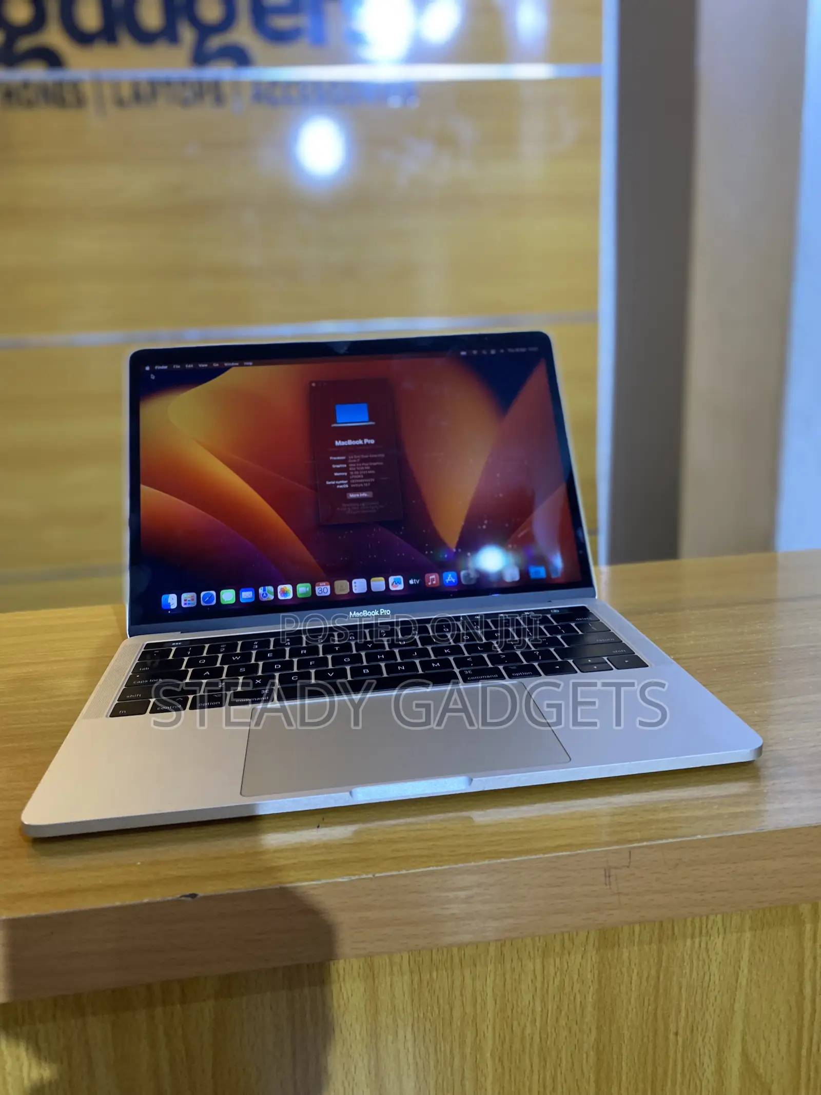 Laptop Apple MacBook Pro 2017 16GB Intel Core i7 SSD 512GB