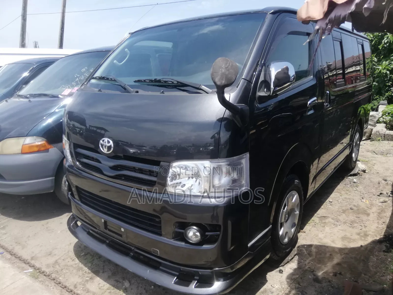 Toyota HiAce 2012 Black