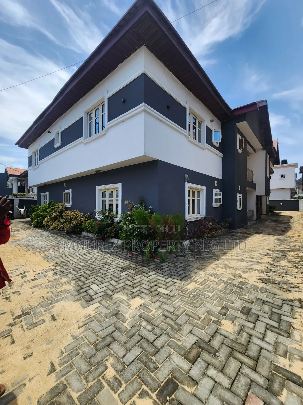 3bdrm Apartment in Chevron for rent