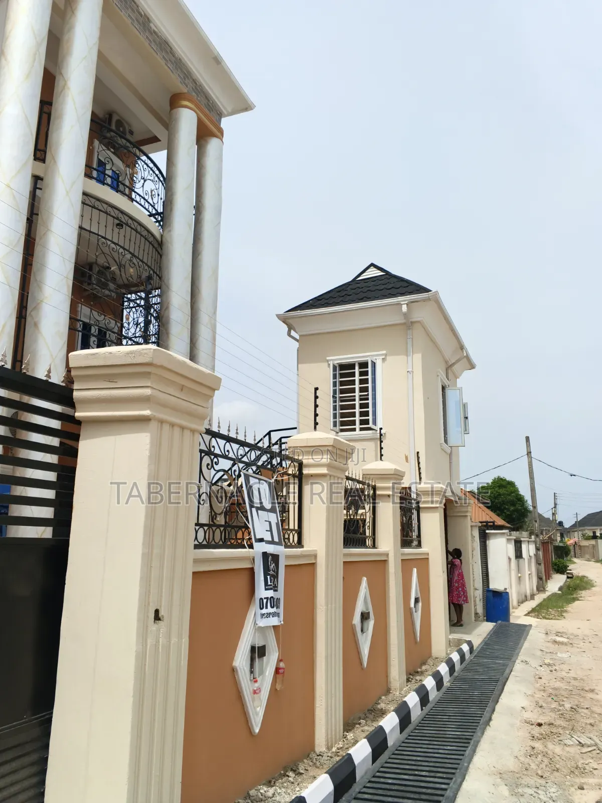 2bdrm Block of Flats in Valley View Estate, Ebute for rent