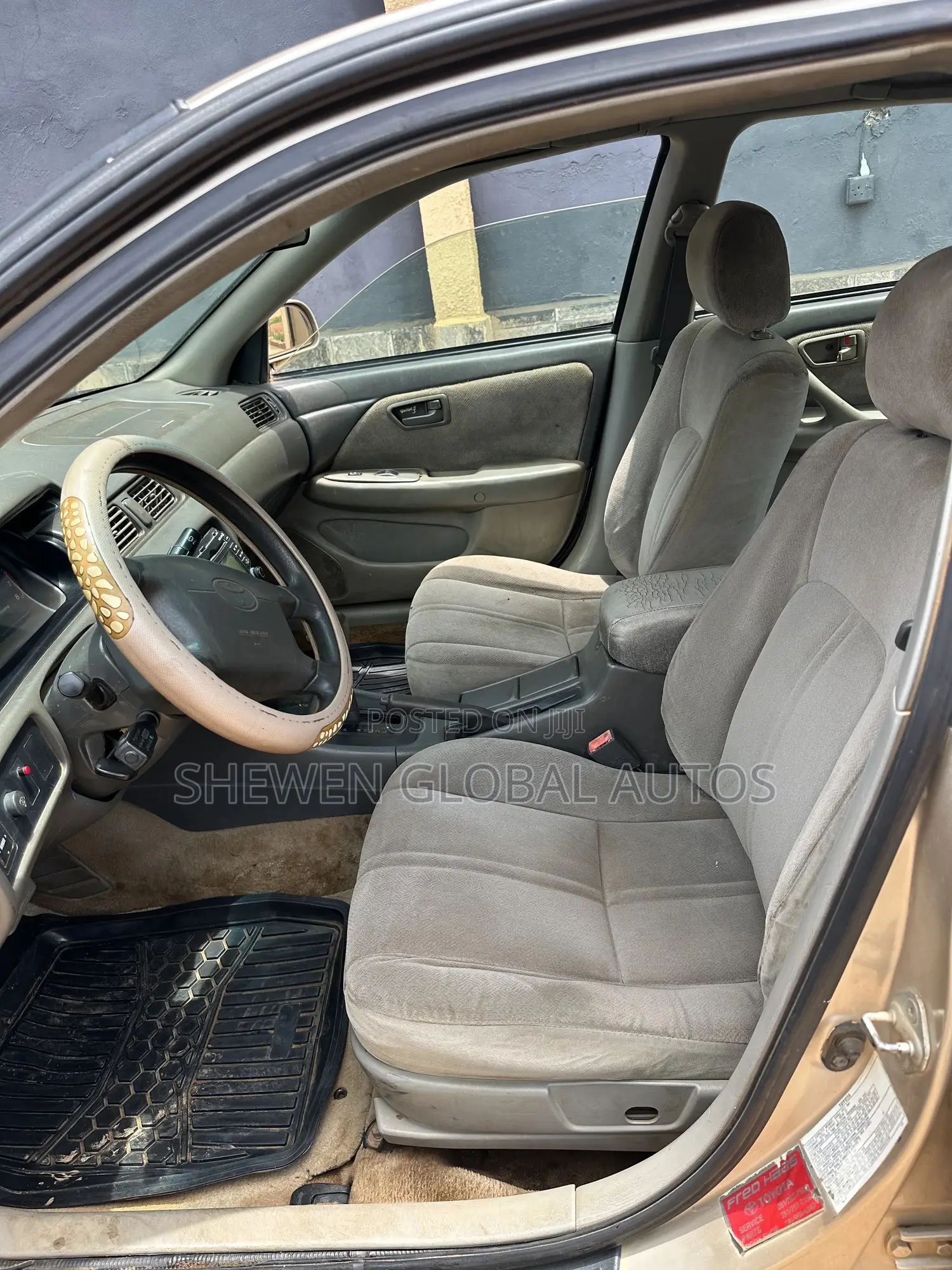 Toyota Camry LE 4dr Sedan (2.2L 4cyl 4A) 2001 Gold