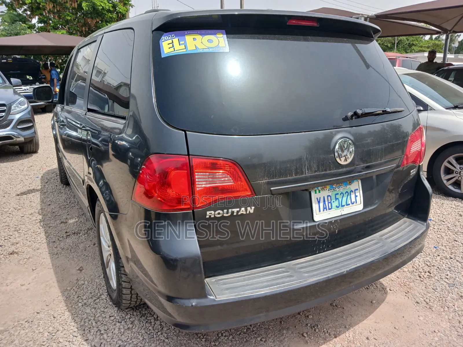 Volkswagen Routan 2014 Gray