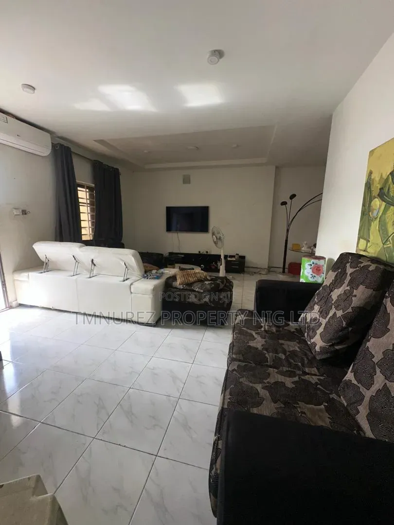 2bdrm Apartment in Chevron for rent