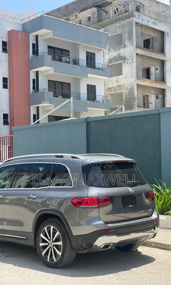 Mercedes-Benz GLB-Class GLB 250 4MATIC 2022 Gray