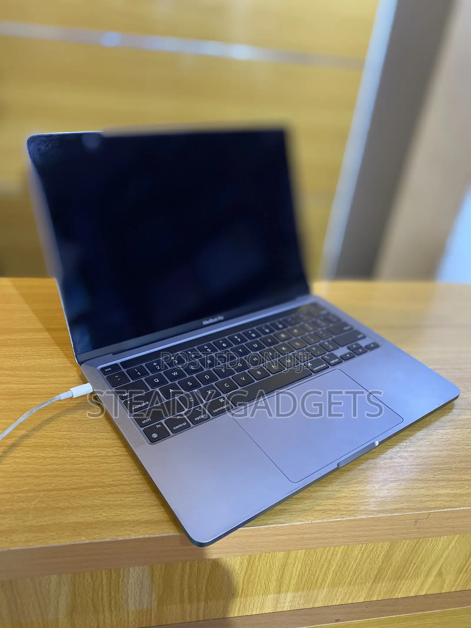 Laptop Apple MacBook Pro 2020 16GB Apple M1 SSD 512GB