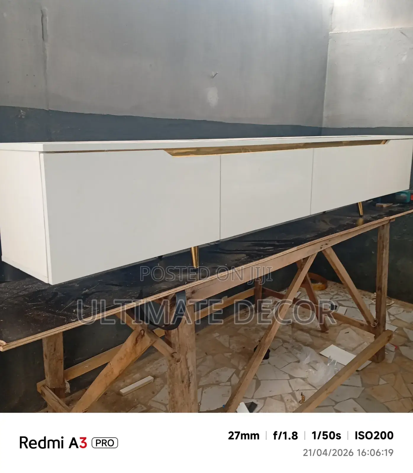 6ft TV Console