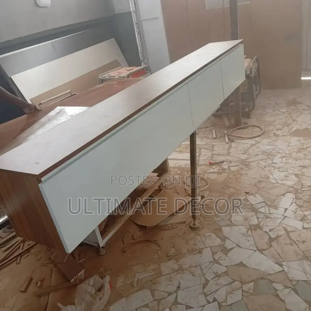 6ft TV Console