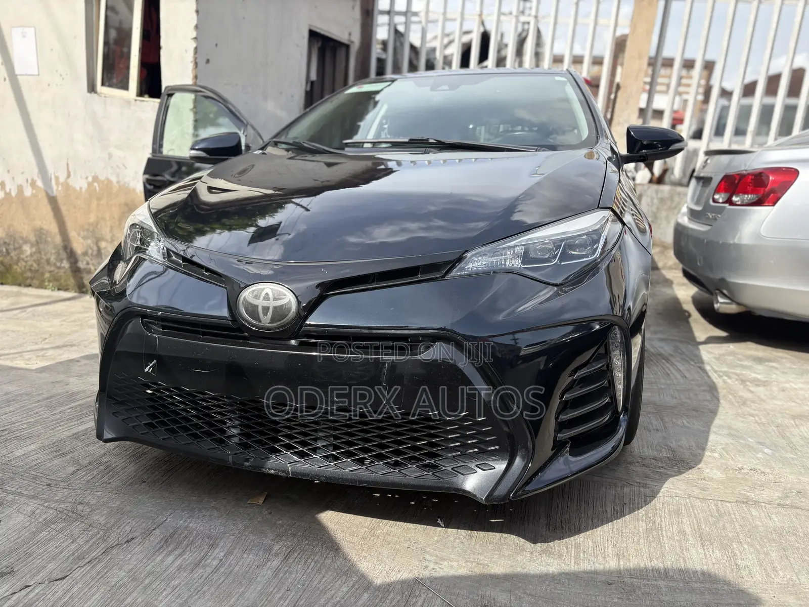 Toyota Corolla SE Special Edition 4dr Sedan (1.8L 4cyl CVT) 2017 Gray