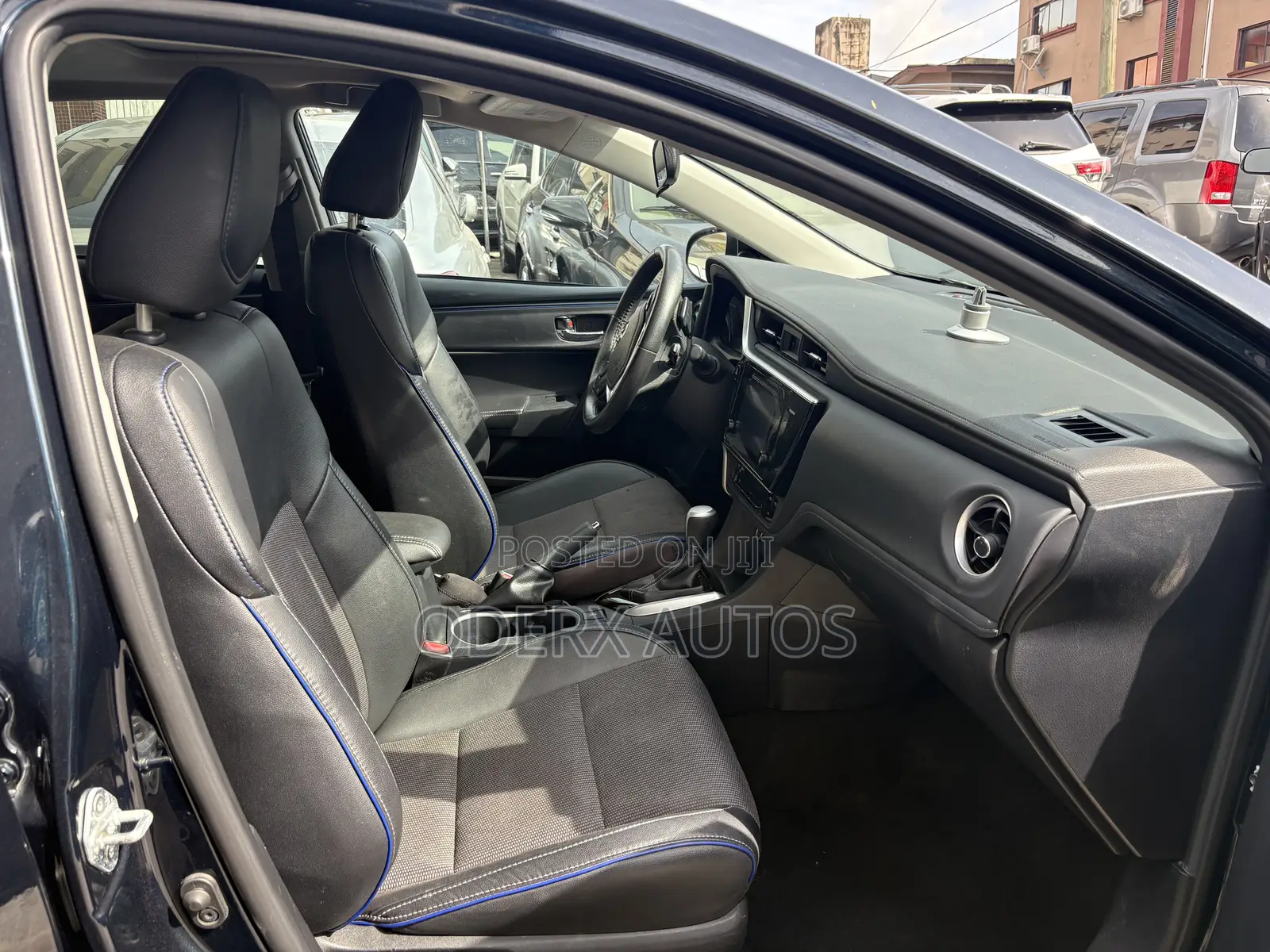 Toyota Corolla SE Special Edition 4dr Sedan (1.8L 4cyl CVT) 2017 Gray