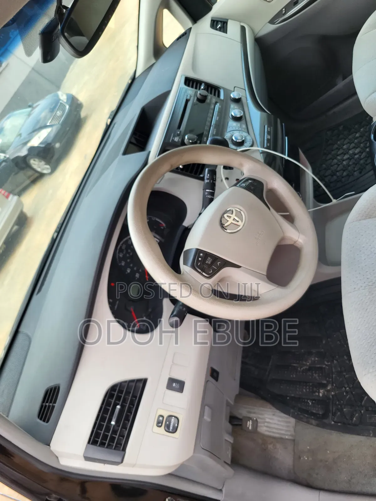 Toyota Sienna 2011 Black