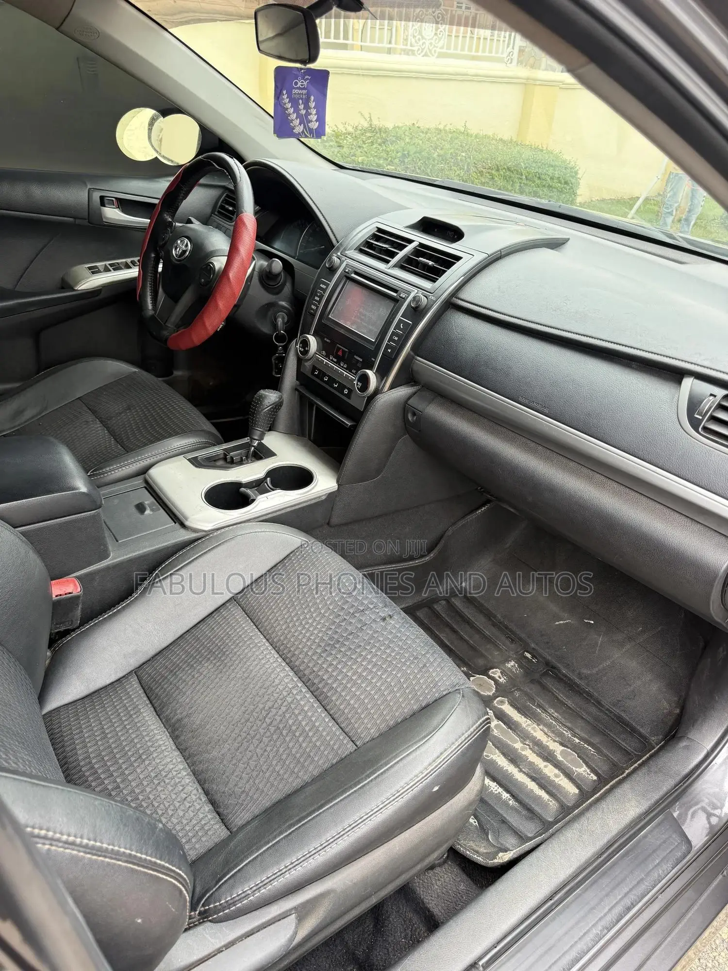Toyota Camry SE 4dr Sedan (2.5L 4cyl 6A) 2013 Gray