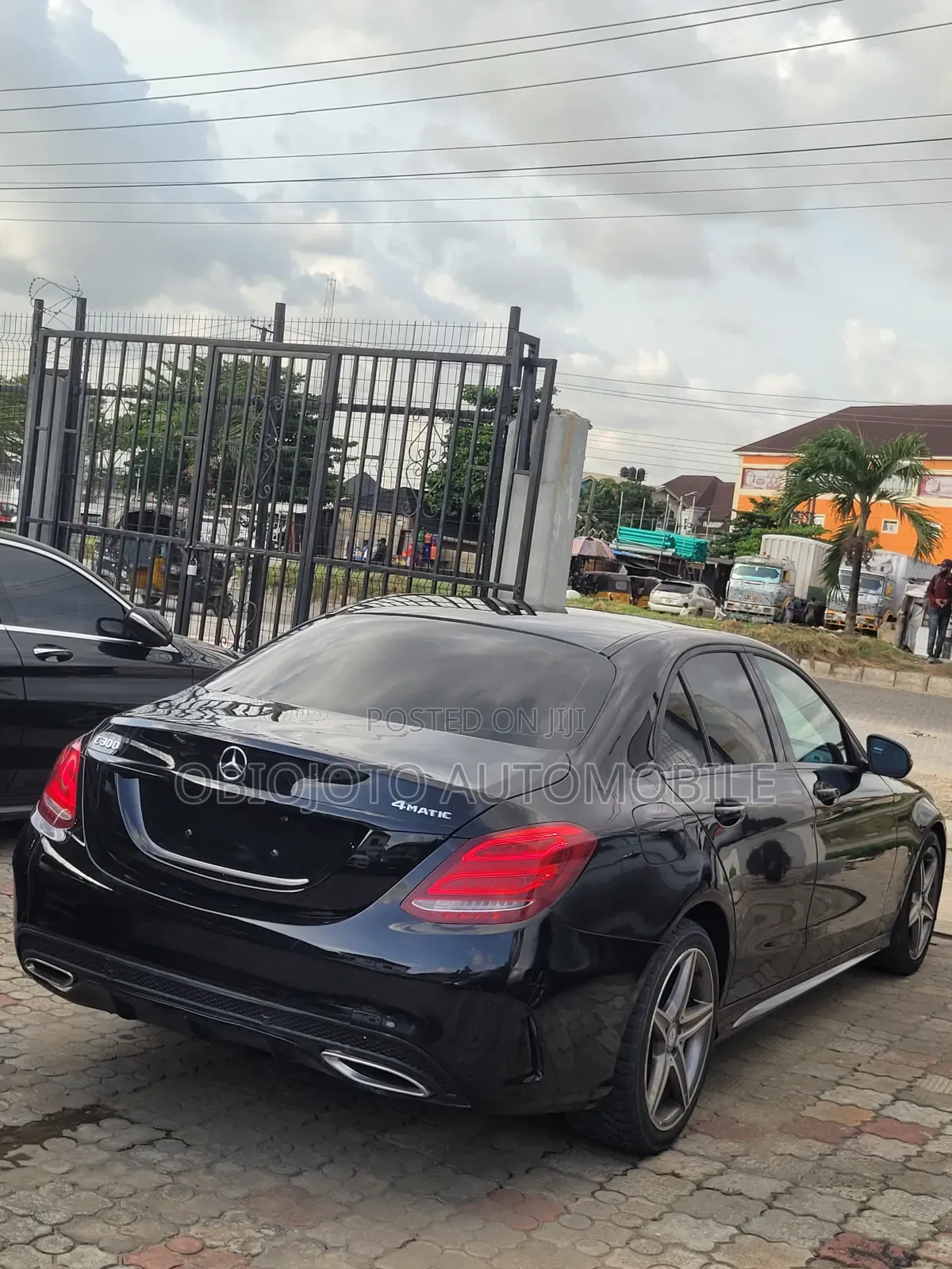 Mercedes-Benz C300 2017 Black