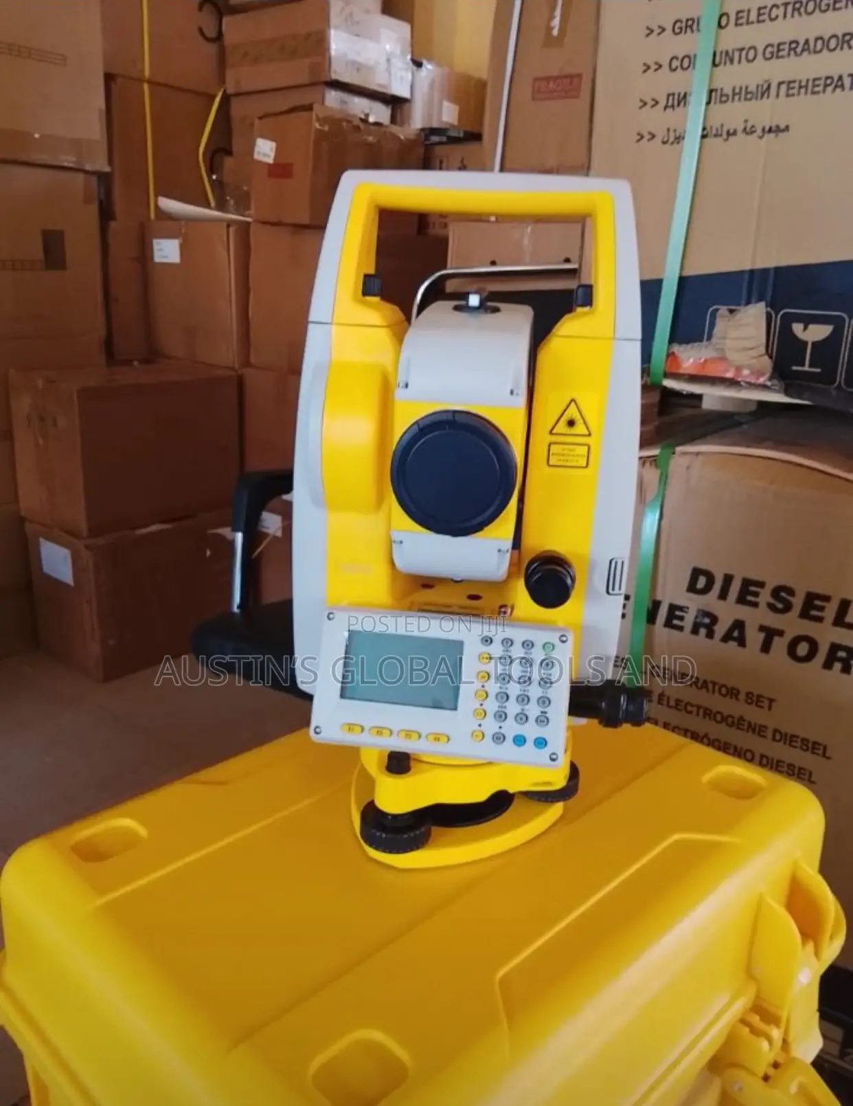 South NTS-332r10 Reflectorless Total Station Surveying Instrument.