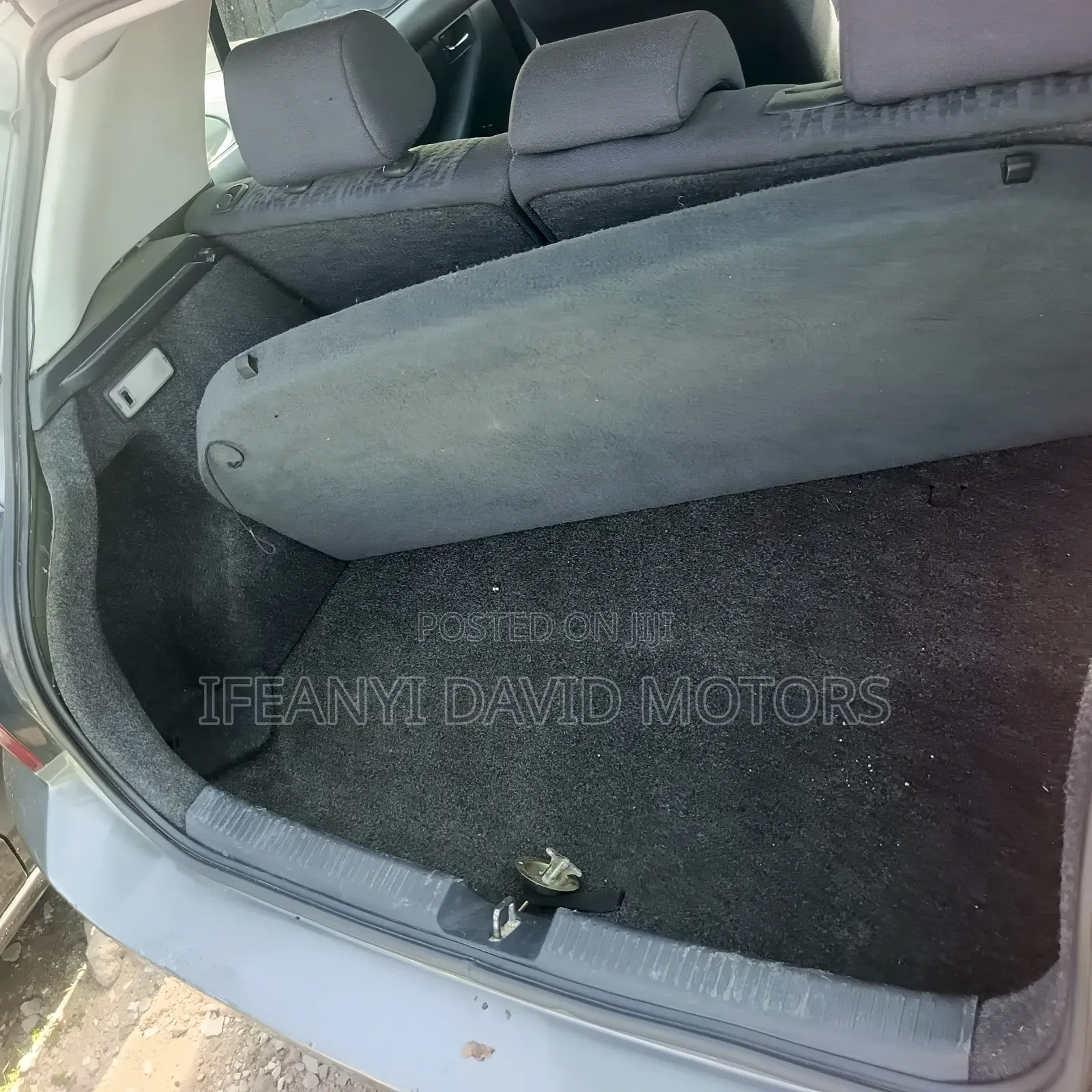 Toyota Avensis 1.6 VVT-i 2000 Silver