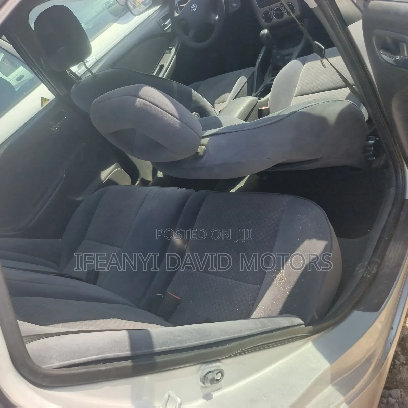 Toyota Avensis 1.6 VVT-i 2000 Silver
