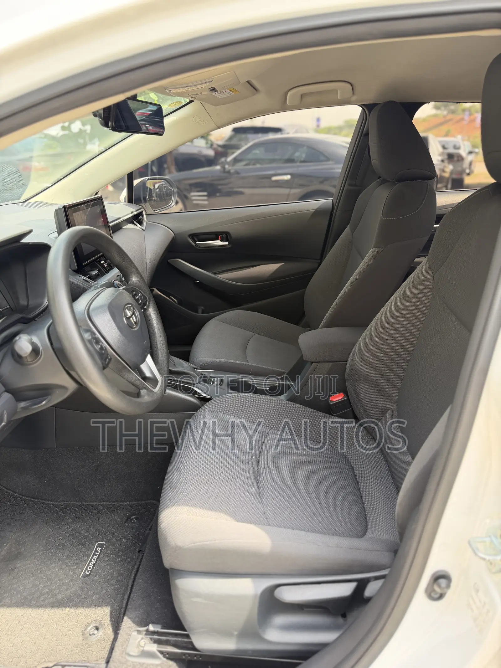 Toyota Corolla LE 2023 White