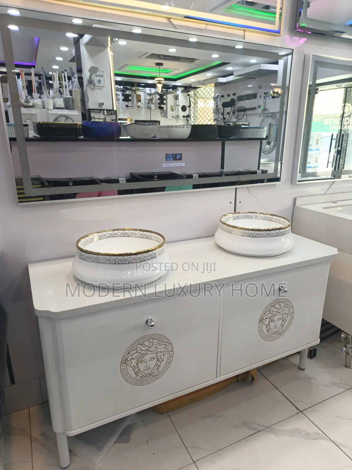 Versace Luxury Cabinet With Bluetooth Mirror