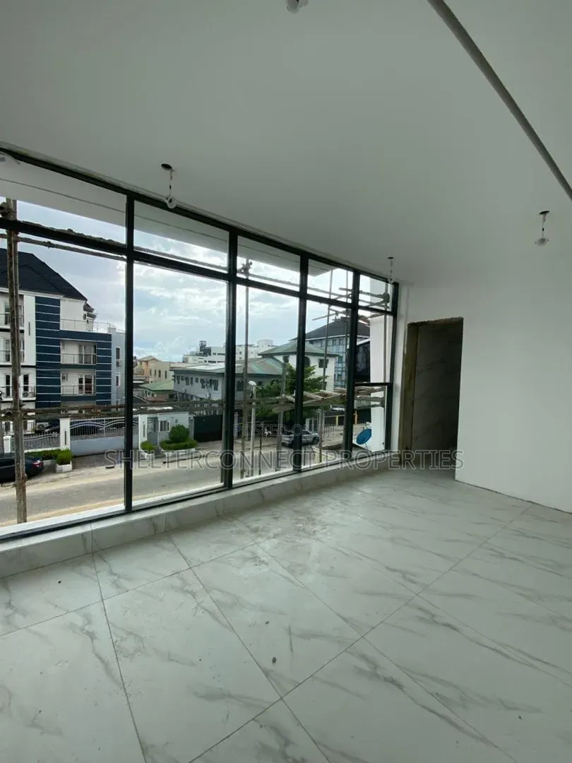 2bdrm Apartment in Lekki Phase 1 for sale
