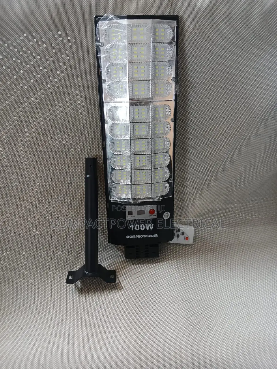 Quality Low Costs Solar Street Light Shines Till Dawn
