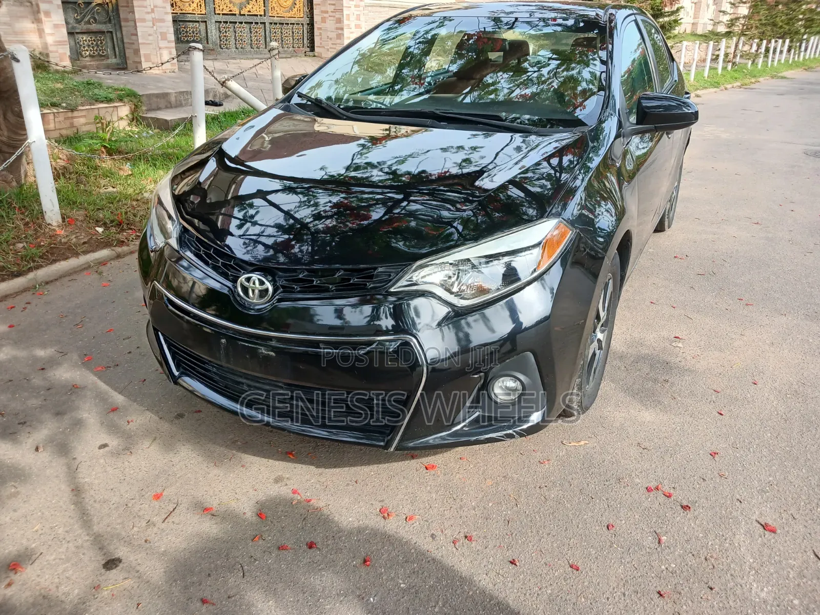 Toyota Corolla LE Premium 4dr Sedan (1.8L 4cyl CVT) 2014 Black