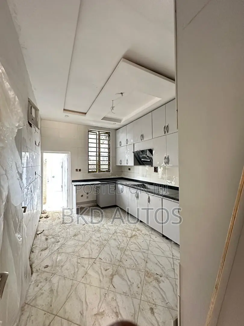 4bdrm Duplex in VGC / Ajah for sale