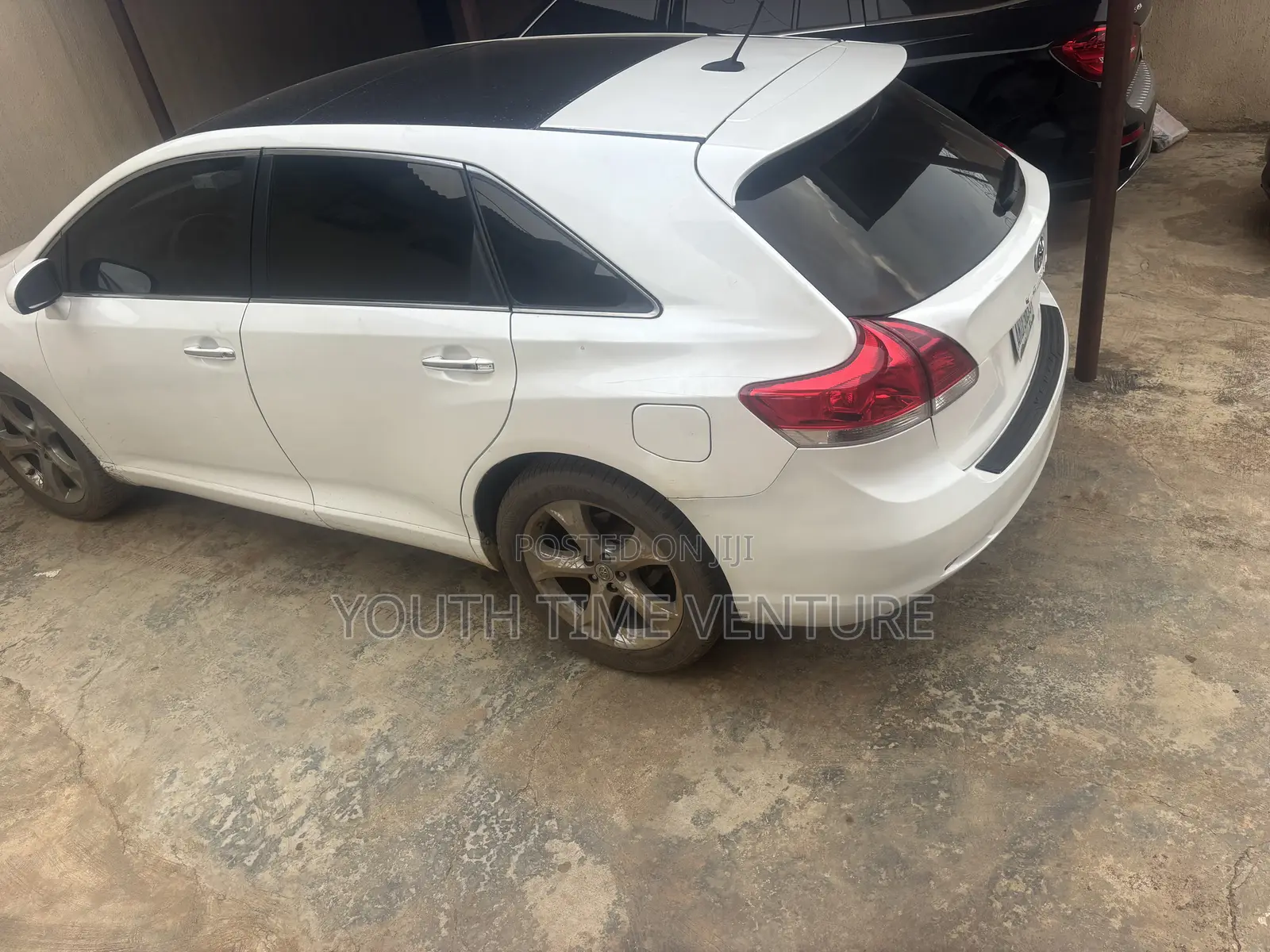 Toyota Venza XLE 2010 White