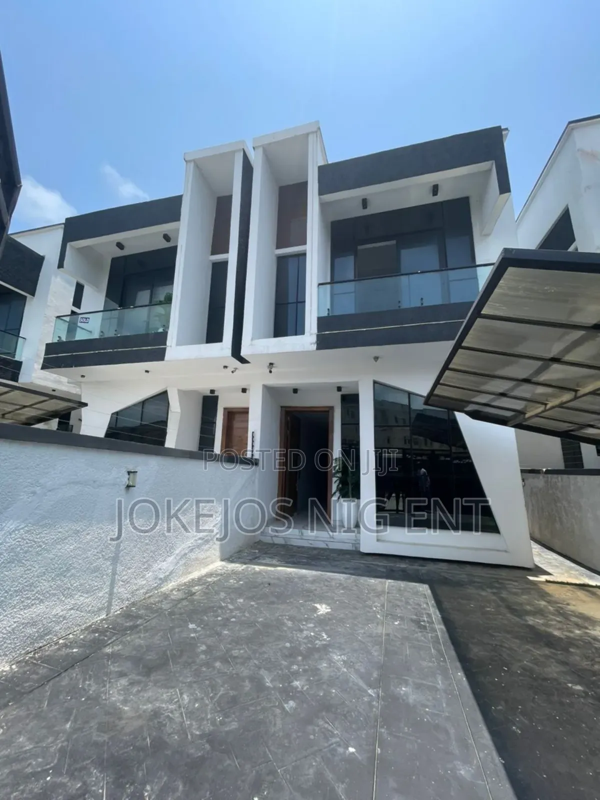 4bdrm Duplex in Orchid Road Lekki, Lafiaji for sale