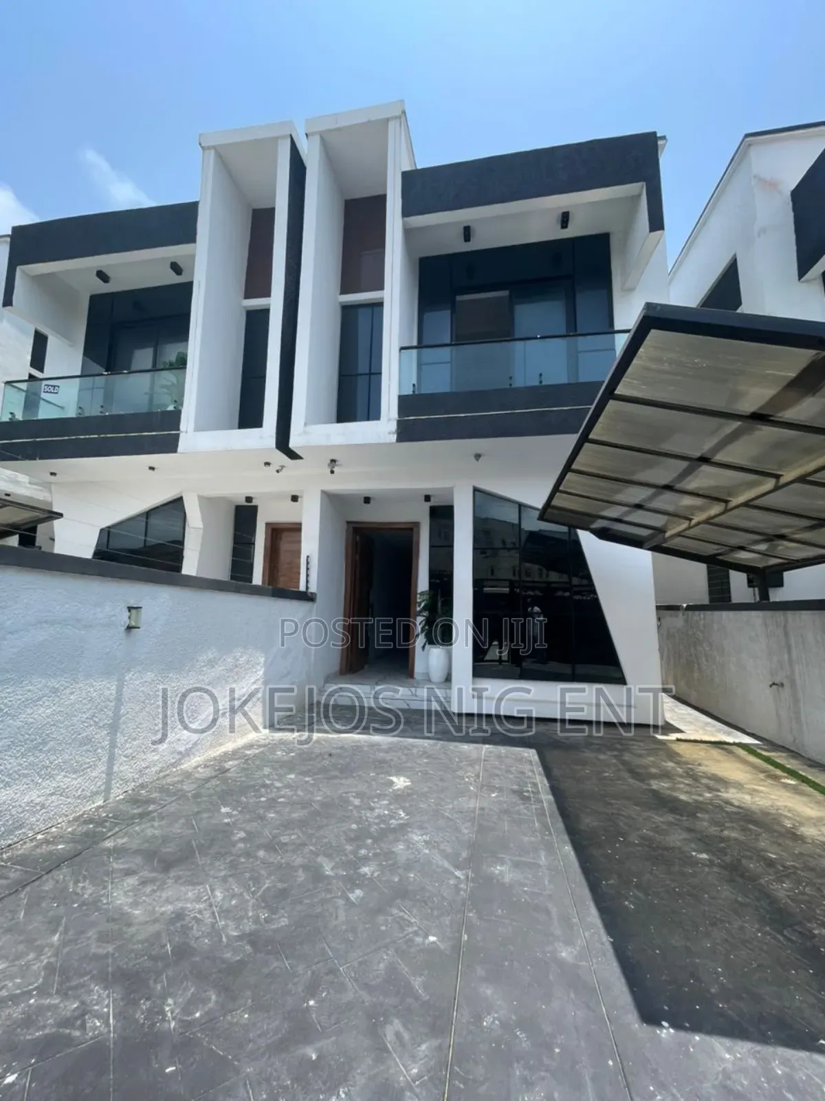 4bdrm Duplex in Orchid Road Lekki, Lafiaji for sale