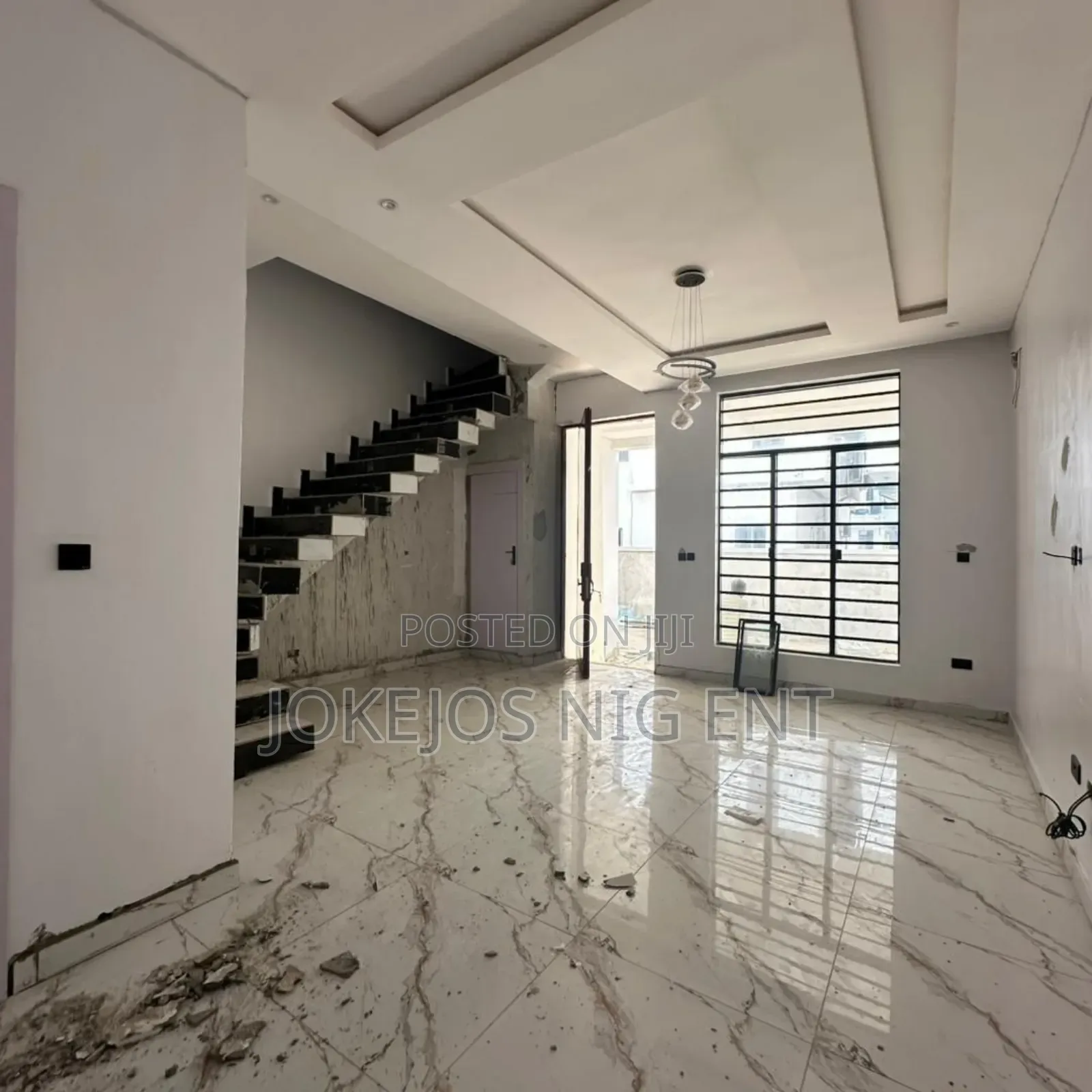 4bdrm Townhouse/Terrace in Orchid Road, Lafiaji for sale