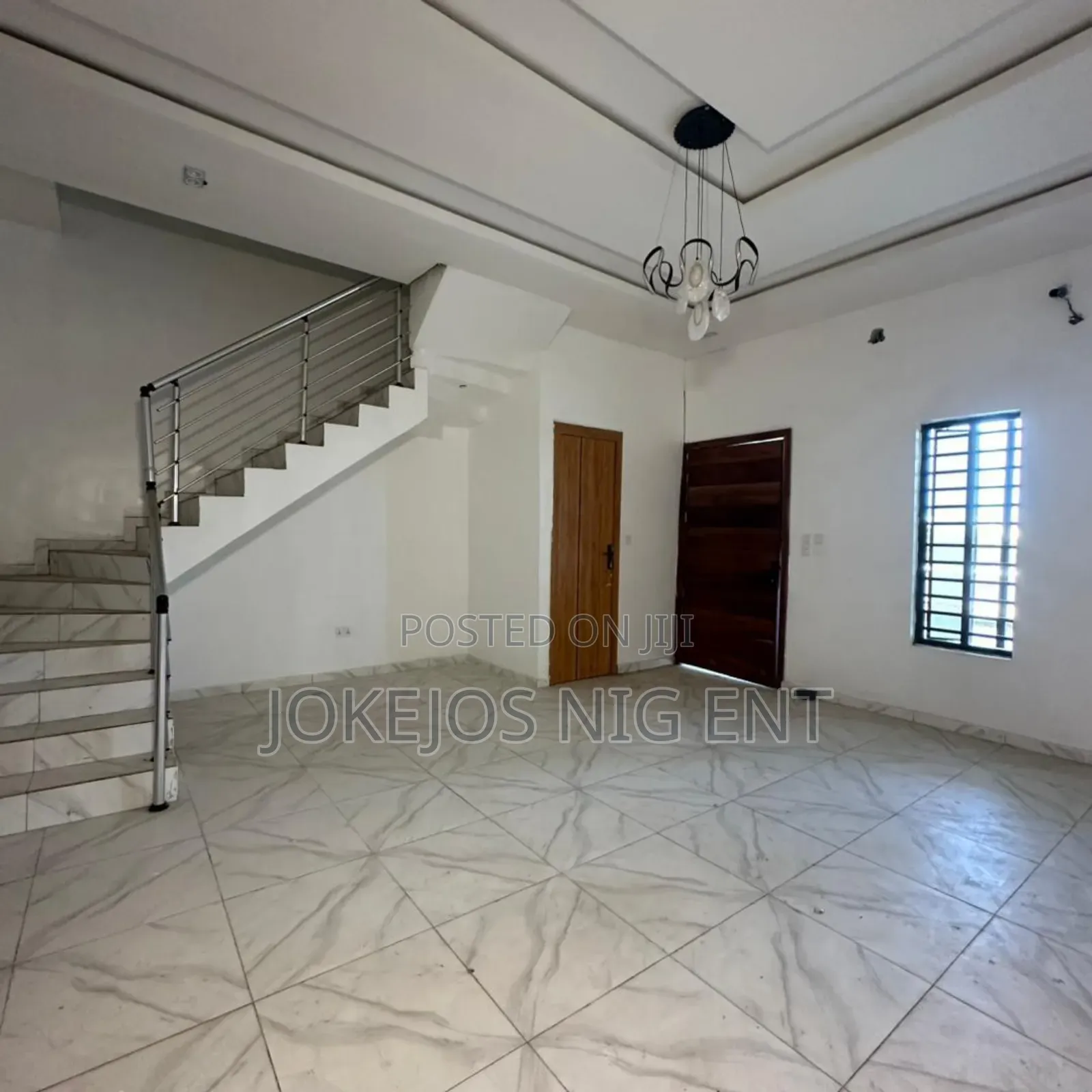 4bdrm Townhouse/Terrace in Orchid Road, Lafiaji for sale