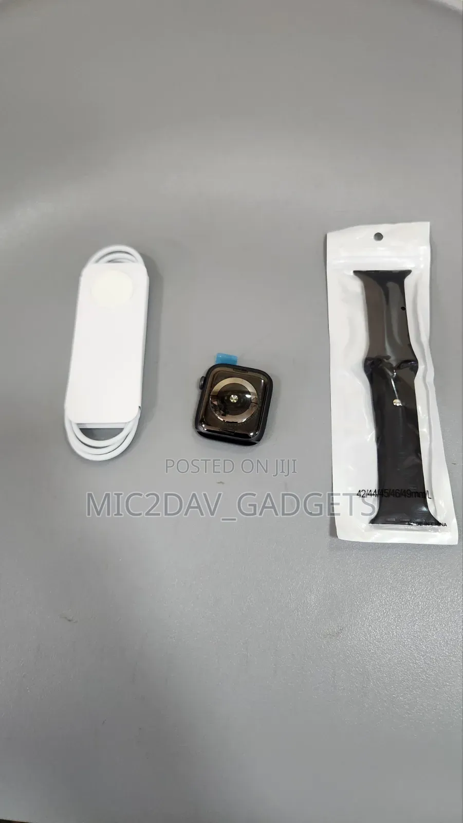 Clean Apple Watch Series 5 45mm