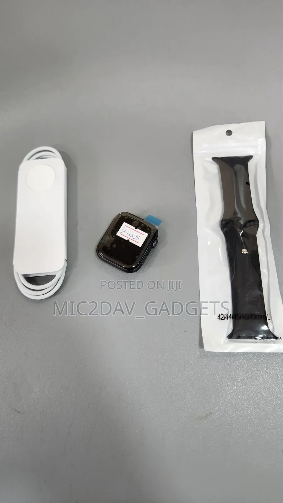 Clean Apple Watch Series 5 45mm