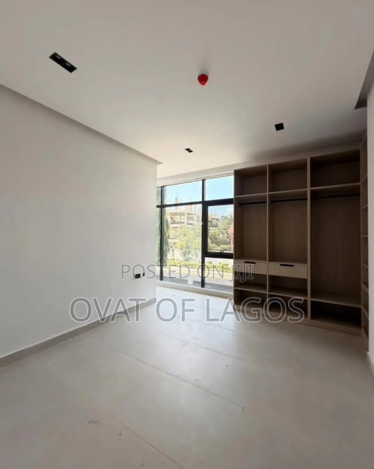 3bdrm Apartment in Lekki Phase 1 for sale