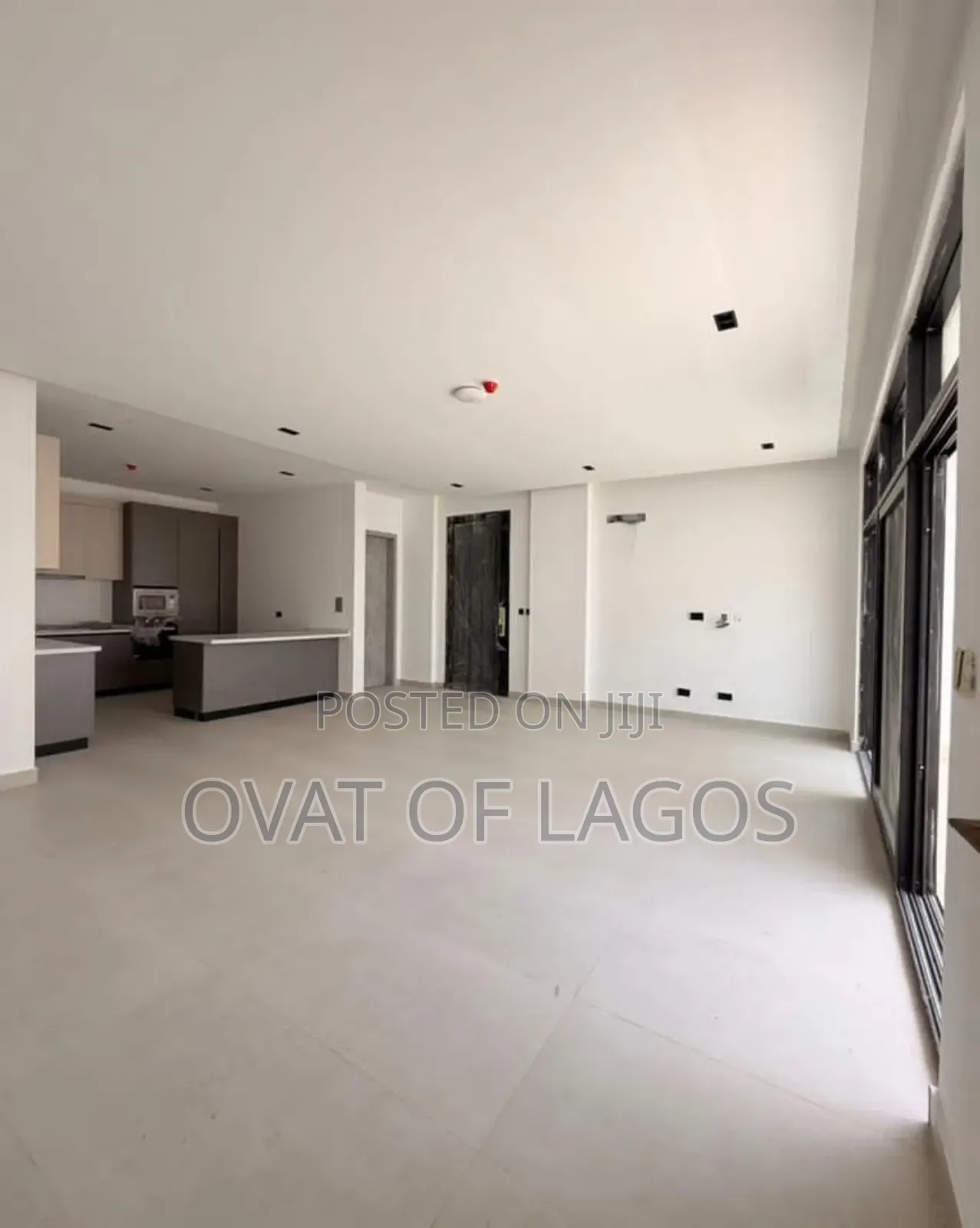 3bdrm Apartment in Lekki Phase 1 for sale