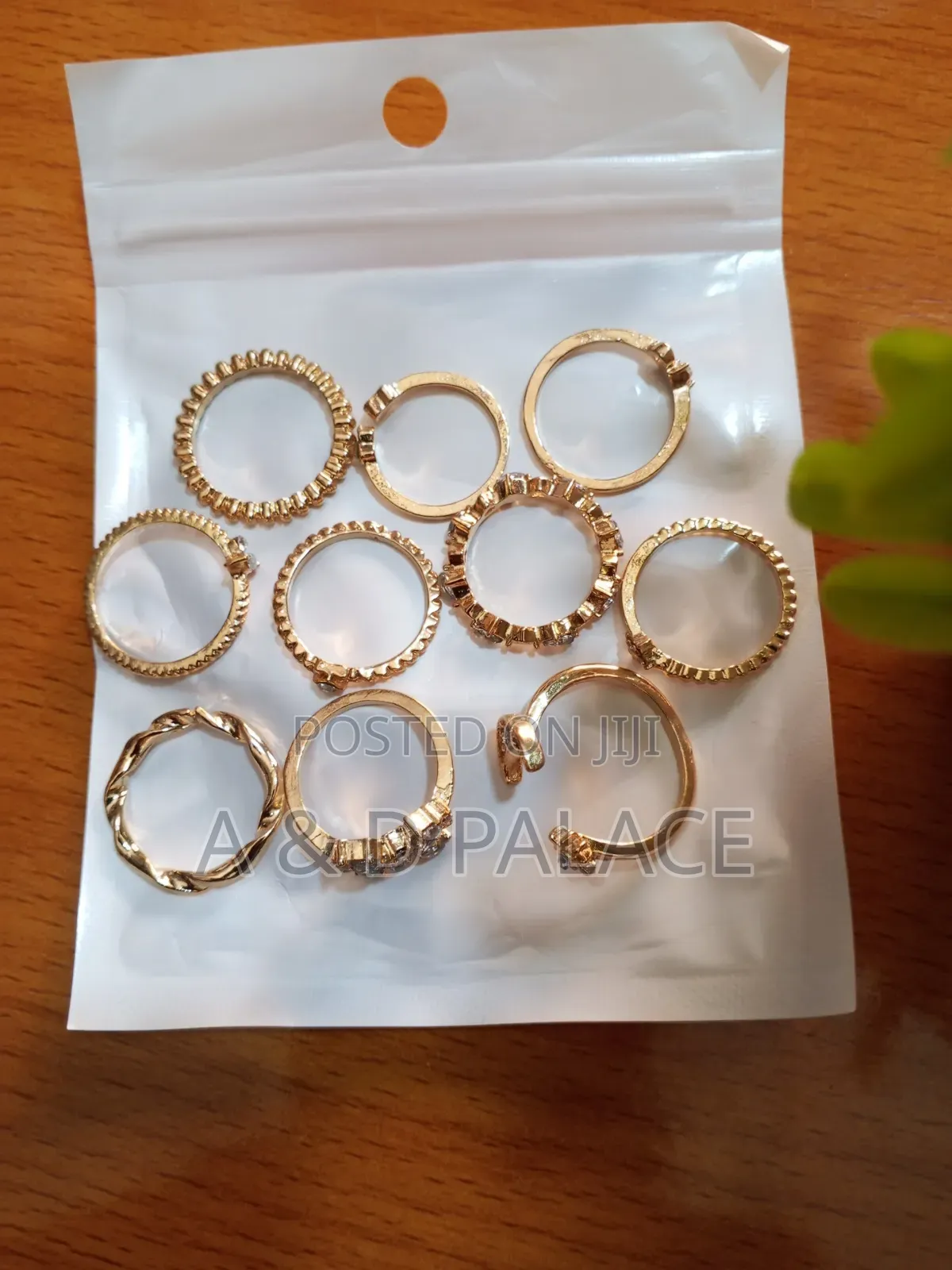 10in1 Retro Niche Celebrity Ring