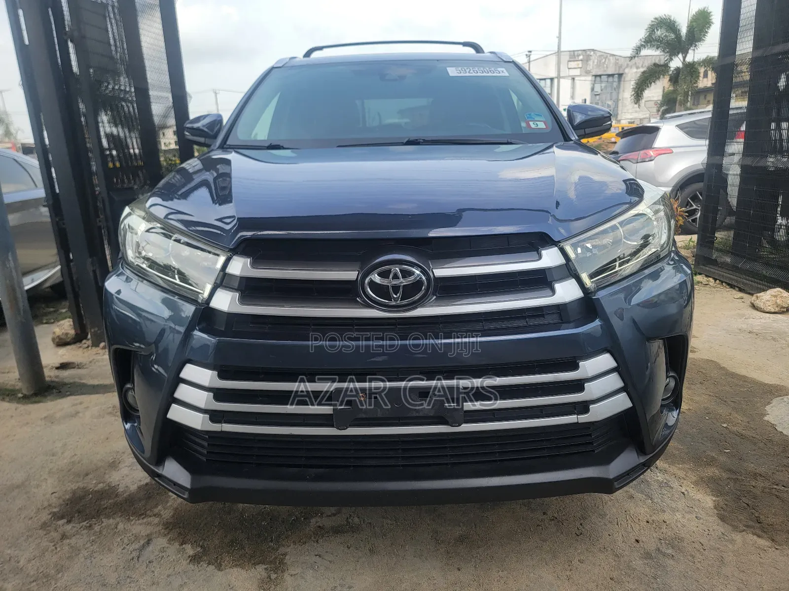 Toyota Highlander XLE 4x4 V6 (3.5L 6cyl 8A) 2017 Blue