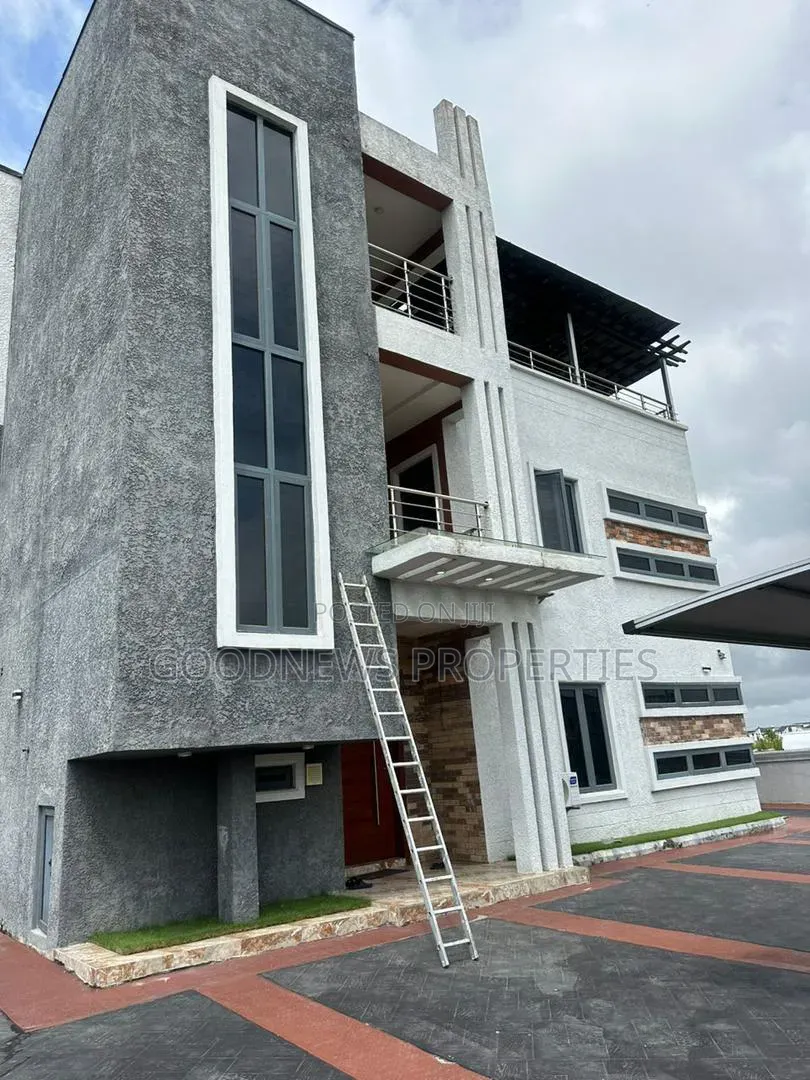6bdrm Duplex in @Creek Heaven Estate for rent