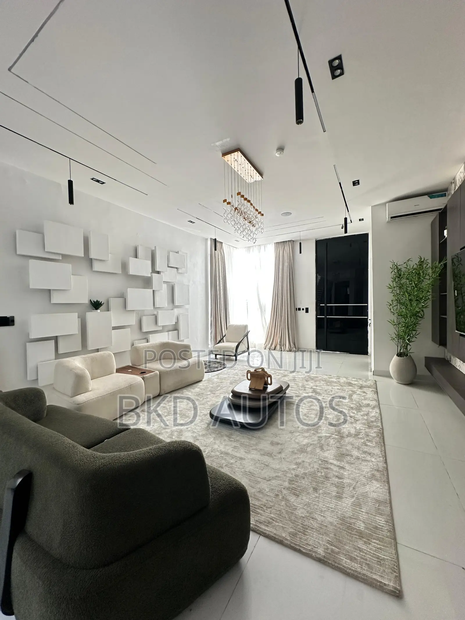 Furnished 5bdrm Duplex in Chevron for sale