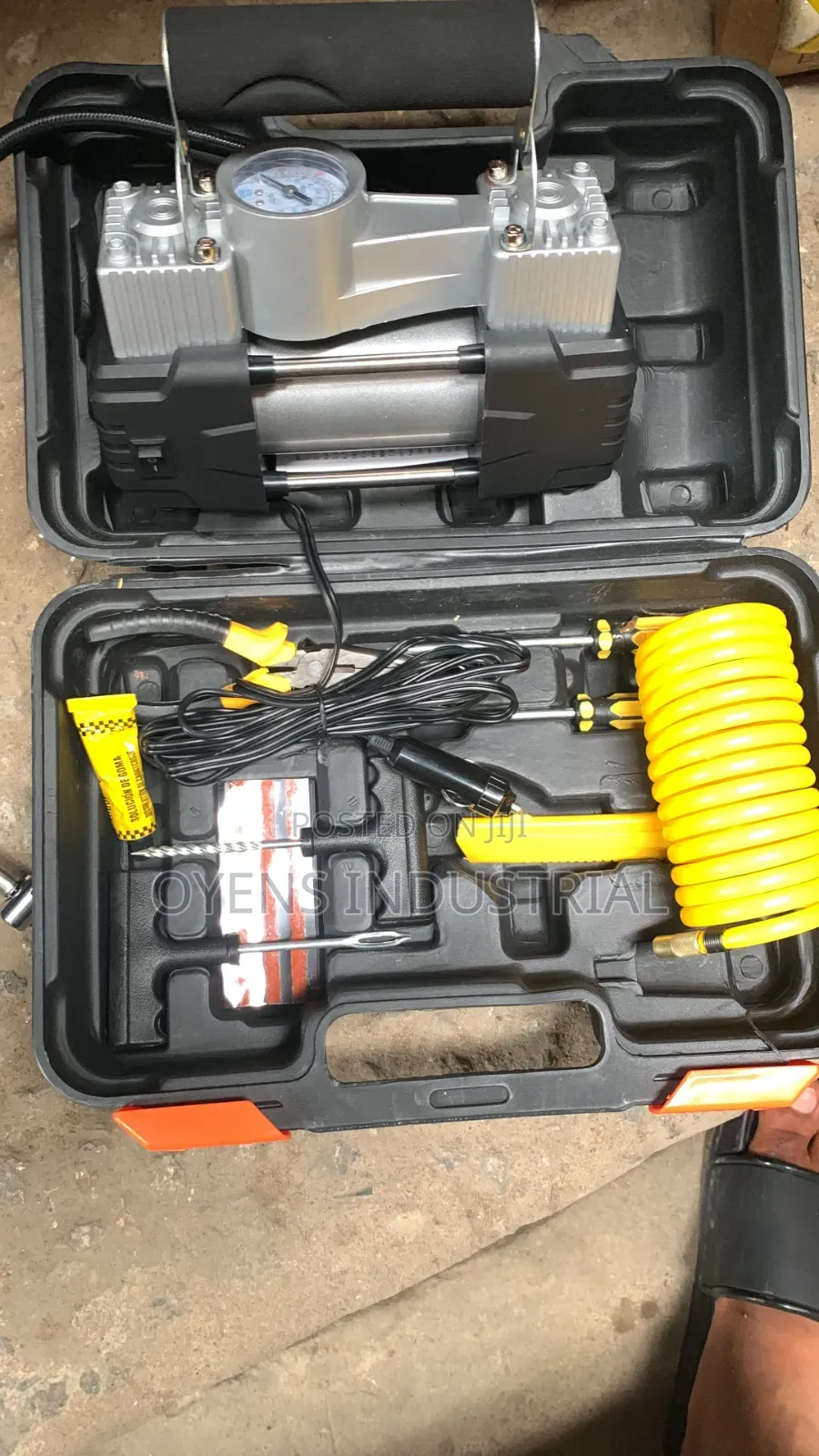 Car Tyre Pump/Tyre Inflator