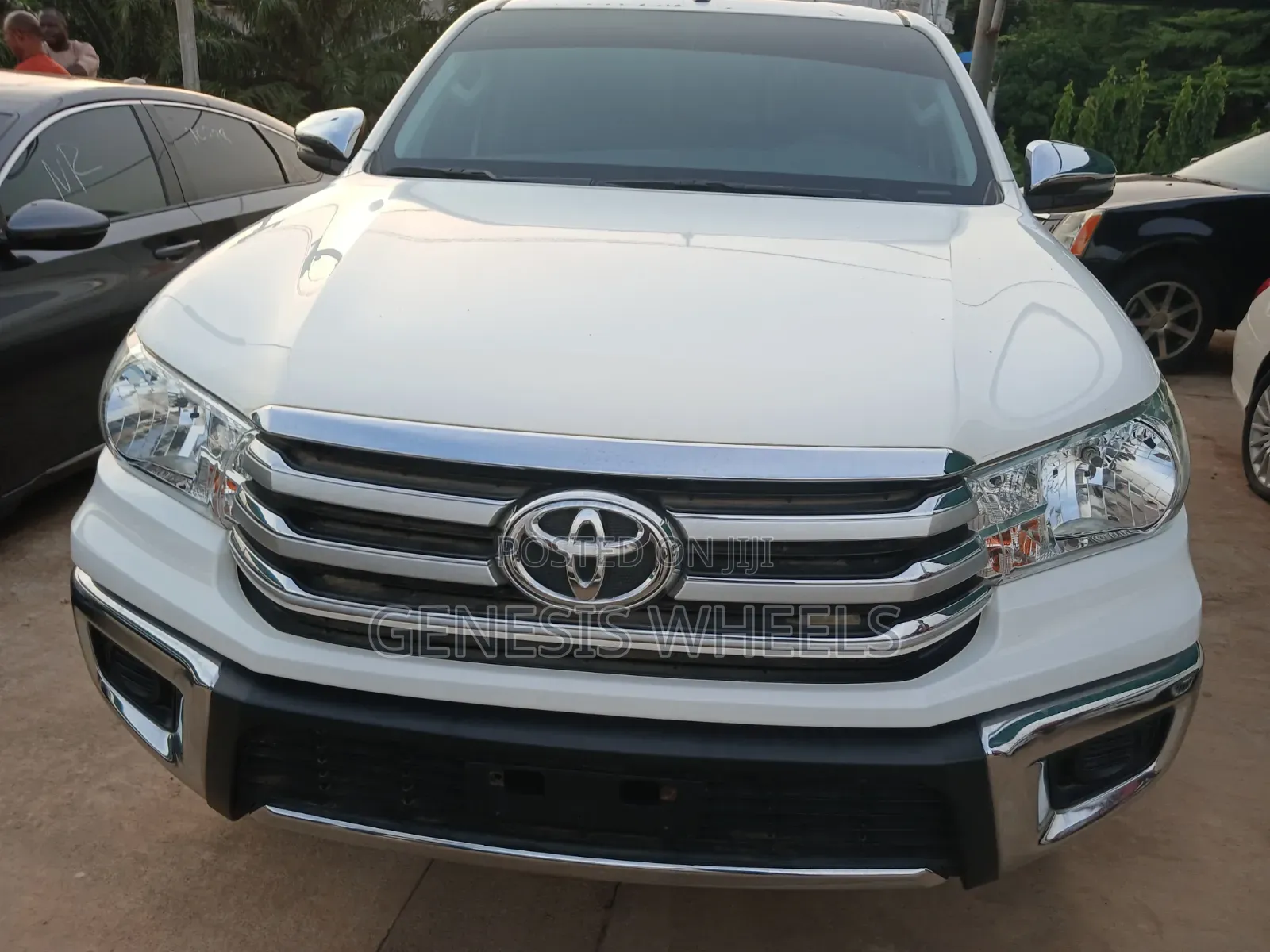 Toyota Hilux 2023 White